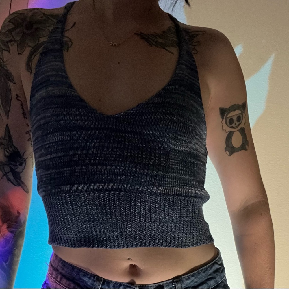 blue knit crop top